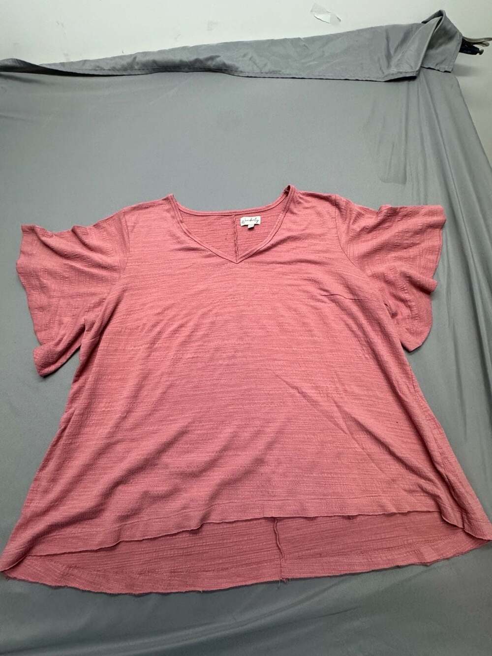Wonderly V-Neck Tunic Size 1X Pink Flutter Sleeve Top